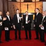(FOTO i VIDEO) Klapa Bandira i mješoviti zbor iz Nizozemske održali humanitarni koncert u Düsseldorfu za obitelj Dragaš iz Zadra