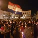 (FOTO) SJEĆANJE NA PAD GRADA VUKOVARA Više od četiri tisuće Hrvata i Nijemaca u Münchenu u mimohodu za hrvatski Vukovar