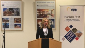 Marijana Petir tijekom otvaranje izložbe o Majci Terezi / Foto: fenx - Ured MP