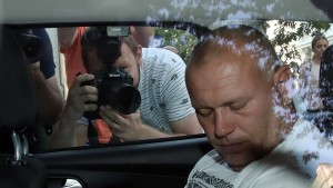Zagreb, 05.07.2019 - Pripadnici policije u automobilu privode osumjnjièene u akciji "Tebra" koji su jutros uhiæeni u Hrvatskoj. foto HINA/ Damir SENÈAR/ds