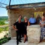 (FOTO) Ministar dr. Gordan Grlić Radman u rodnom kraju: Posjet Duhovnom centru “Karmel sv. Ilije” na Buškom jezeru, općini i Franjevačkom samostanu Tomislavgrad