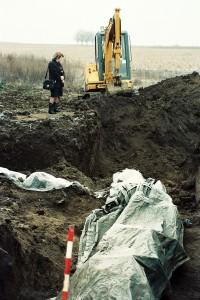 tovarnik...27.01.1998.ekshumacijasnimio: Gordan Paniæ