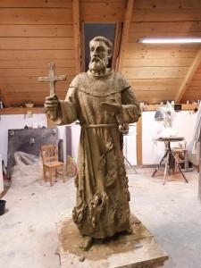 Kip sv. Nikole Tavelića izrađuje akademski kipar Vid Vučak / Foto: Fenix(Preslik IKA)