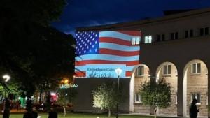 Hrvati su postavili američku zastavu na Kosačin dom / Foto: Preslik FM