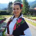(FOTO) Ivana Glavić iz Kanade pobjednica je 7. Revije tradicijske odjeće i izbora najljepše Hrvatice u narodnoj nošnji izvan Republike Hrvatske