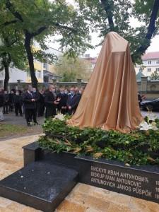 Spomenik Biskup Antunu  Antunoviću pred otkrivanje / Foto: Fenix (MVEP)