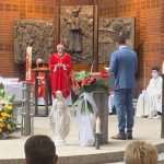 (FOTO) Biskup Pero Sudar podijelio sakrament Sv. Potvrde hrvatskim krizmanicima u Ludwigshafenu