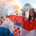 (FOTO) NIKOME NIJE LAKO: Pogledajte kako su hrvatski navijači u Hrvatskoj proživljavali dramu sa Španjolcima