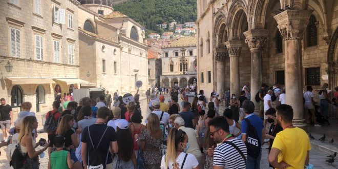 Dubrovnik guzva Knezev dvor