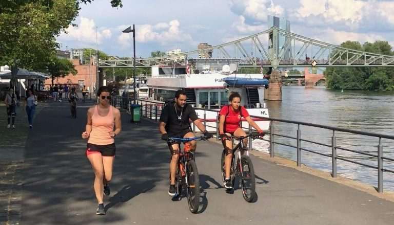 Njemački propisi jasno određuju koja rasvjeta mora biti na biciklu