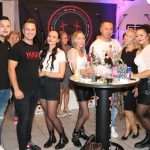 (FOTO) GOTOVO KAO NEKAD: Velik broj ljudi se okupio na koncertu u Stuttgartu i zabavljali uz dobru glazbu