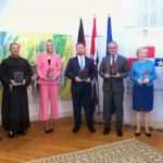 DODJELA VEČERNJAKOVIH DOMOVNICA 2021. U BERLINU: Priznanja onima koji kroz svoj rad predstavljaju i Hrvatsku