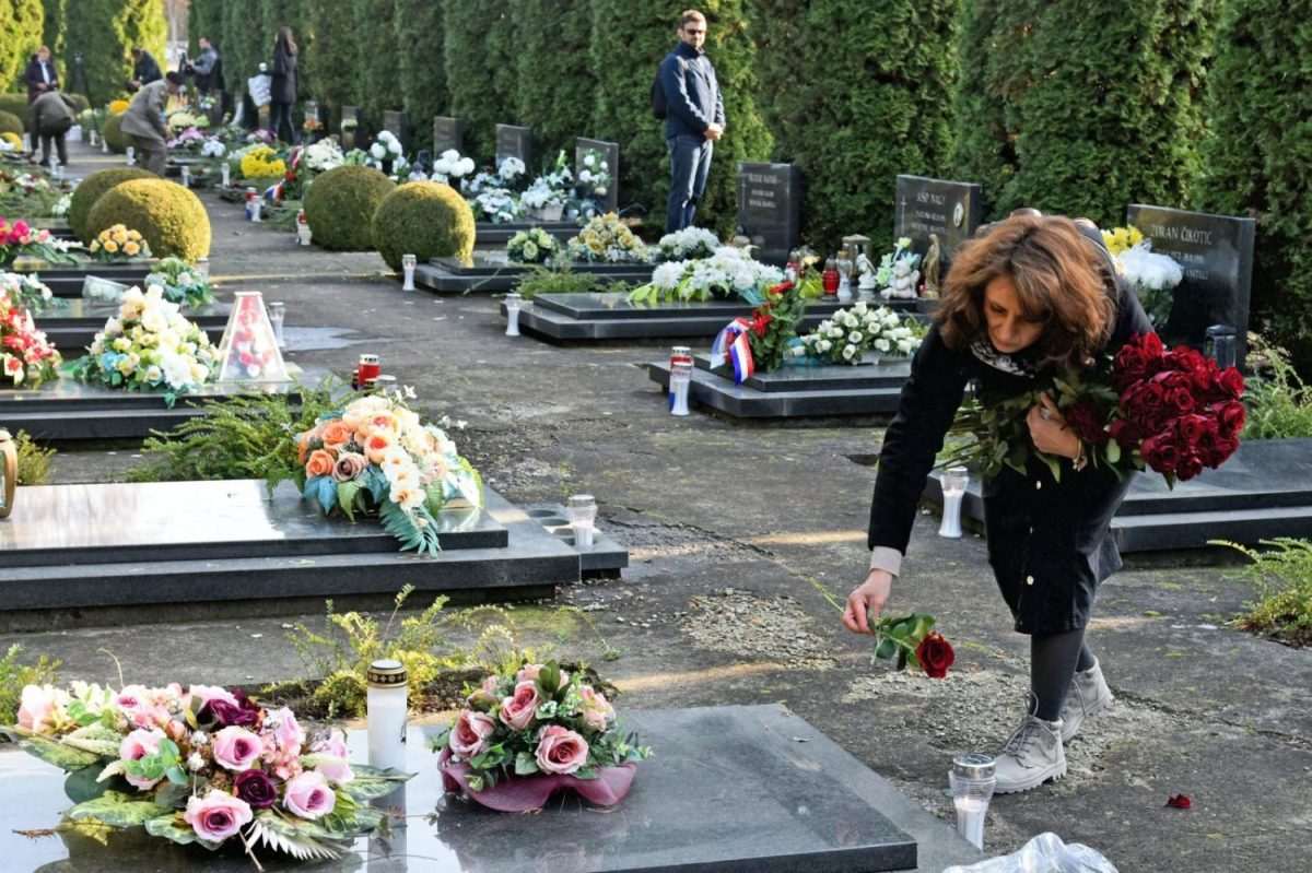 Vukovar groblje svijece