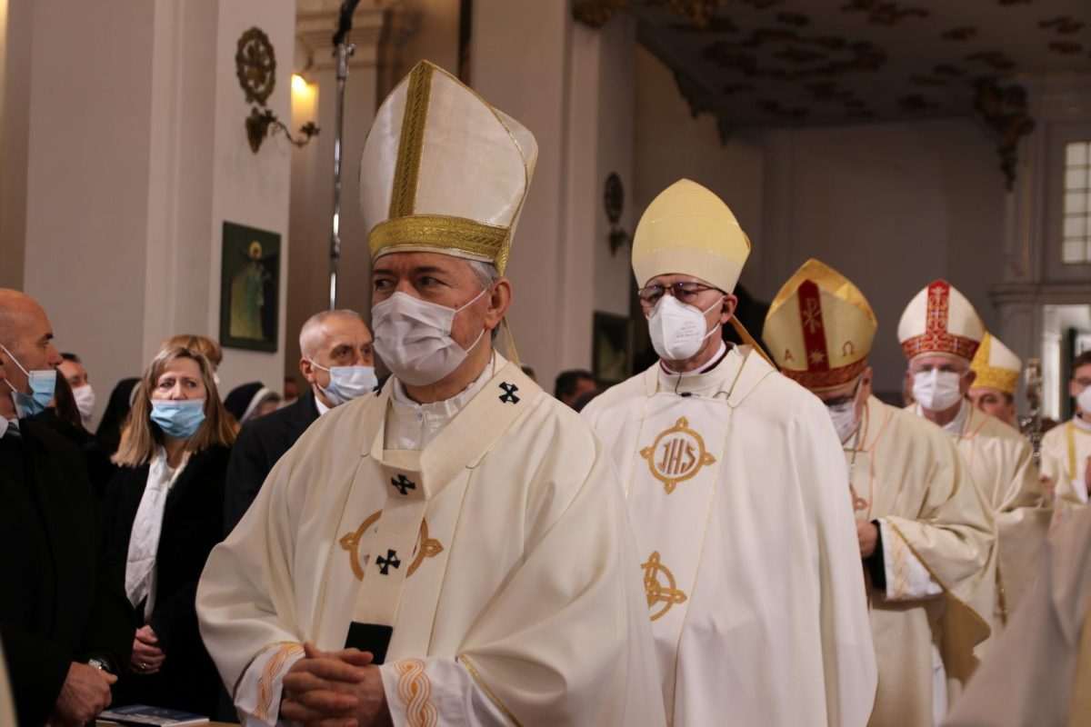 NAKON VIŠE OD GODINU DANA ČEKANJA: Zaređen novi dubrovački biskup mons. Roko Glasnović!
