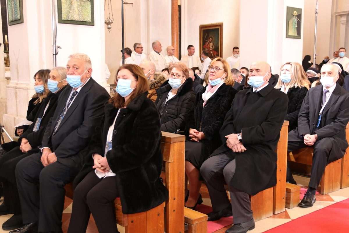 NAKON VIŠE OD GODINU DANA ČEKANJA: Zaređen novi dubrovački biskup mons. Roko Glasnović!