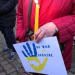 (VIDEO) PROSVJEDI PROTIV AGRESIJE NA UKRAJINU: Prosvjednicima u Frankfurtu posredstvom video veze obratio se ukrajinski predsjednik Volodimir Zelenskij