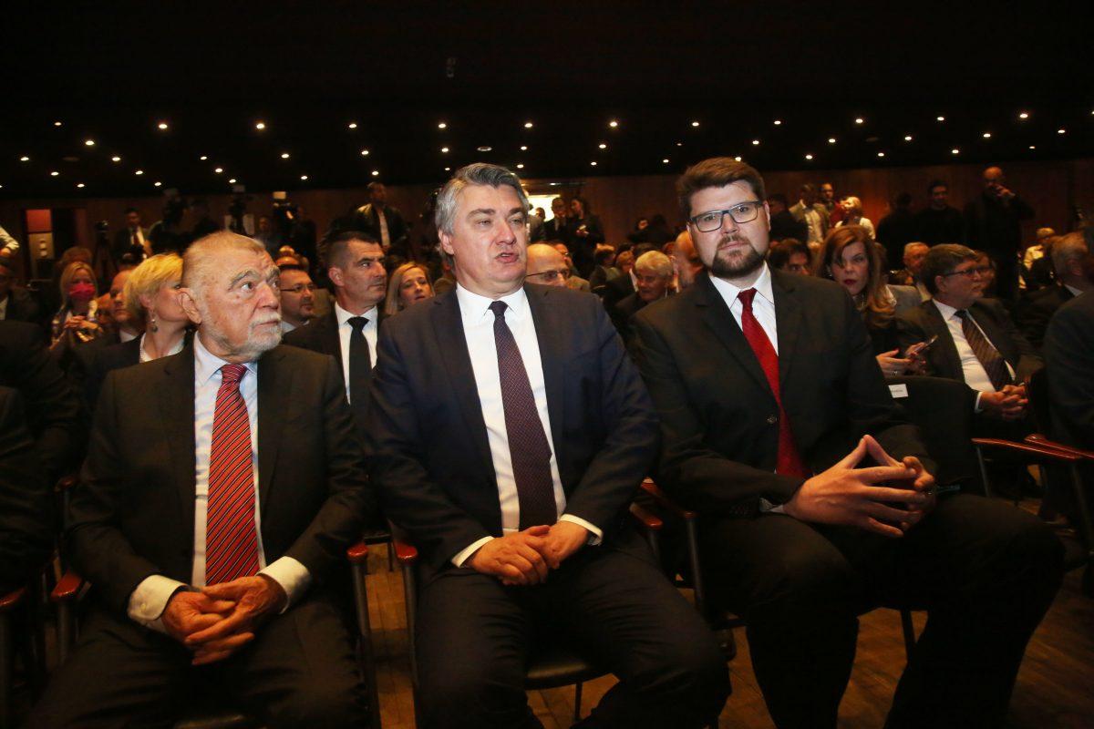 Na slici Stjepan Mesić, Zoran Milanović i Peđa Grbin / Foto: Hina