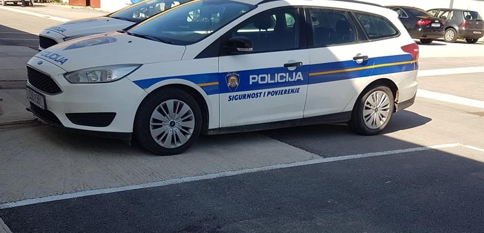 policija auto