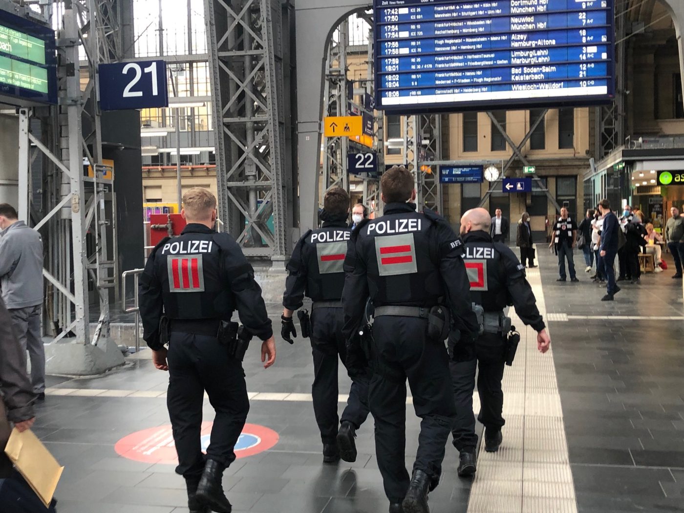 Policija na Glavnom kolodvoru u Frankfurtu (ILUSTRACIJA) / Foto: Fenix (SIM)