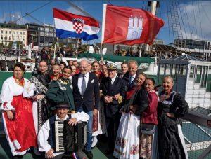 Foto Senator Westhagemann s hrvatskim folklorasima