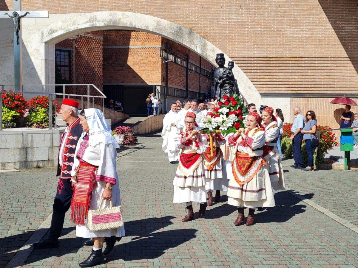 Procesija s Gospinim kipom u Mariji Bistrici / Foto: Hina