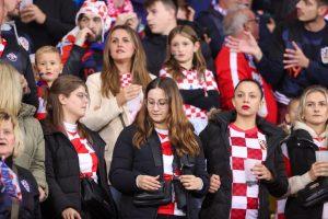 Hrvatski navijaci na stadionu u Bece 12