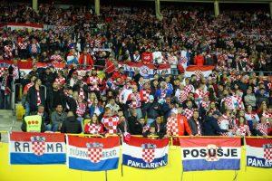 Hrvatski navijaci na stadionu u Bece 9
