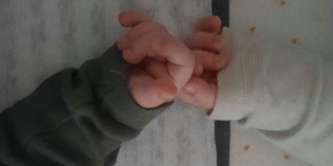 bebe ruke djeca