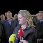 (FOTO) NAPETO U ŠKABRNJI: Došla Anja Šimpraga, a branitelji okrenuli leđa - Ona i SDSS su nepoželjni!