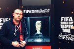 1. Antonio Bevanda pored zlatnog pehara svjetskog prvaka u nogometu