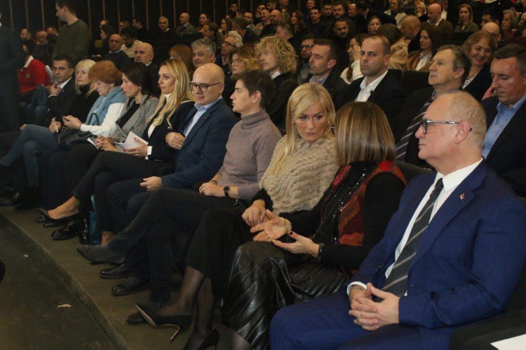 Premijerka Brnadic na premijeri filma Oluja u Beogradu