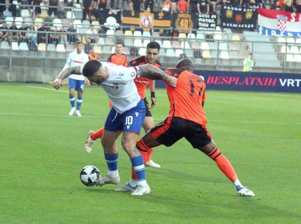 Marko Livaja u napadu tijekom finalne utakmice Hrvatskog kupa na Rujevici u Rijeci Hina 2
