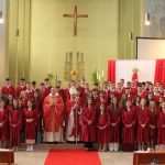 SVEČANO SLAVLJE U OFFENBACHU NA MAJNI: Apostolski nuncij dr. Nikola Eterović podijelio sv. Potvrdu krizmanicima u HKM Offenbach/M