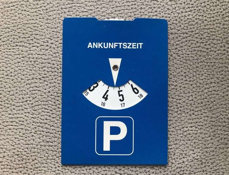 Parkirni disk ispravnih dimnezija / Foto: Fenix (SIM)