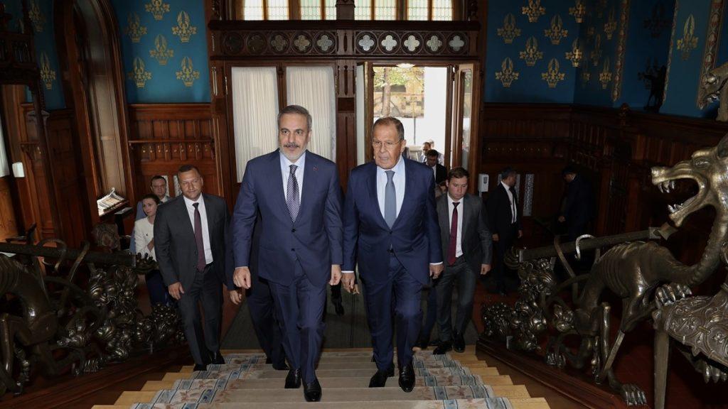 1. Ministar Sergej Lavrov i mianmarski ministar vanjskih poslova Than Sweom u Moskvi