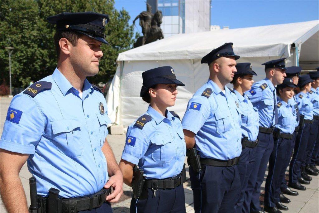 Policija Kosova vozila i policija AA