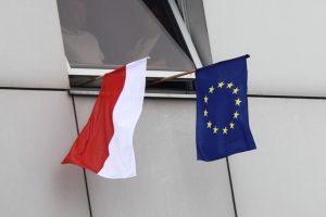 Poljska i europska zastava 1 U