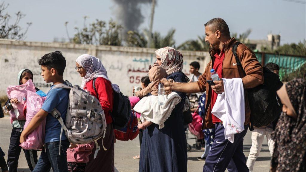 Palestinci napustaju Gazu 3 AA