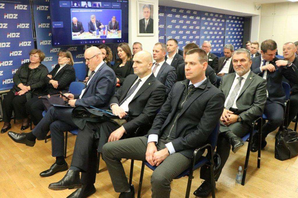 PLENKOVIĆ OSUDIO INCIDENT NAVIJAČA: Hrvatska policija se sigurno nikoga ne boji