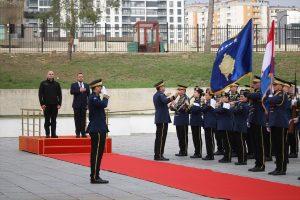 Ministar odbrane Kosova Ejup Maqedonci ugostio je ministra odbrane Hrvatske Ivana Anušića / Foto: Anadolu