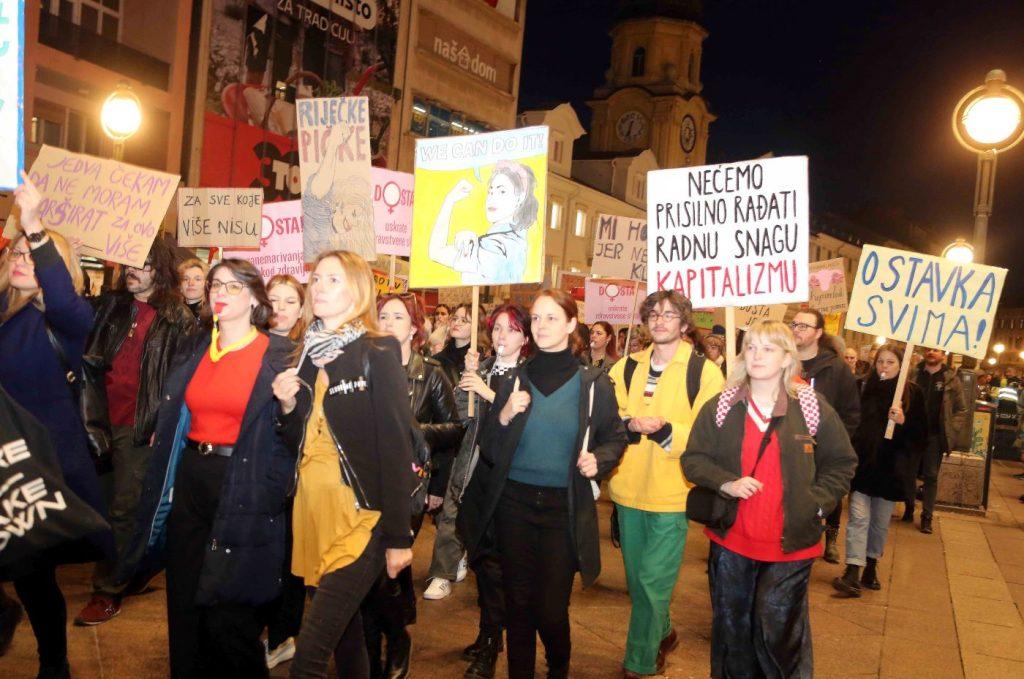 Noćni marš žena u Rijeci / Foto: Hina