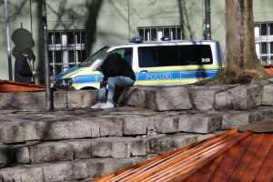Vozilo policije ispred zatvora / (ilustracija) / Foto: Fenix (MD)