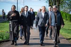 Zvonko Milas sa domaćinima na Plehanu / Foto: HDZ/ Foto: HDZ
