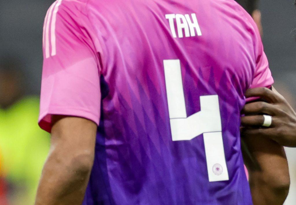 Promijenjen dizajn broja 4 na dresu nogometne reprezentacijeNjemačke / Foto: Christian Charisius/dpa