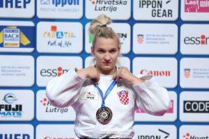Lara Cvjetko sa brončanom medaljom / Foto: Hina
