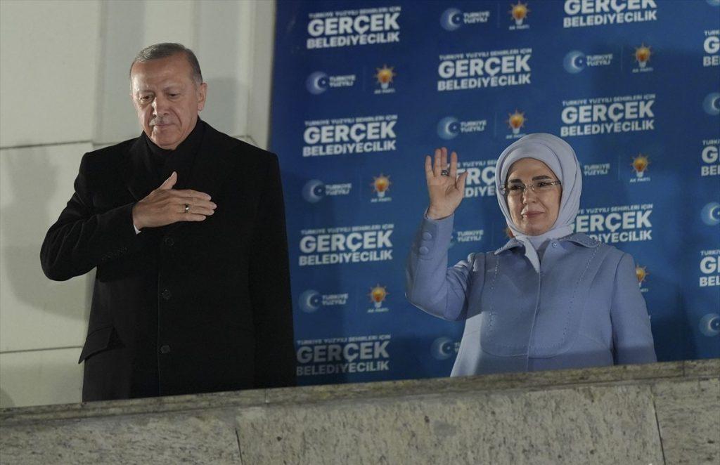 Predsjednik Erdogan sa suprugom nakon lokalnih izbora u Turskoj / Foto: Anadolu