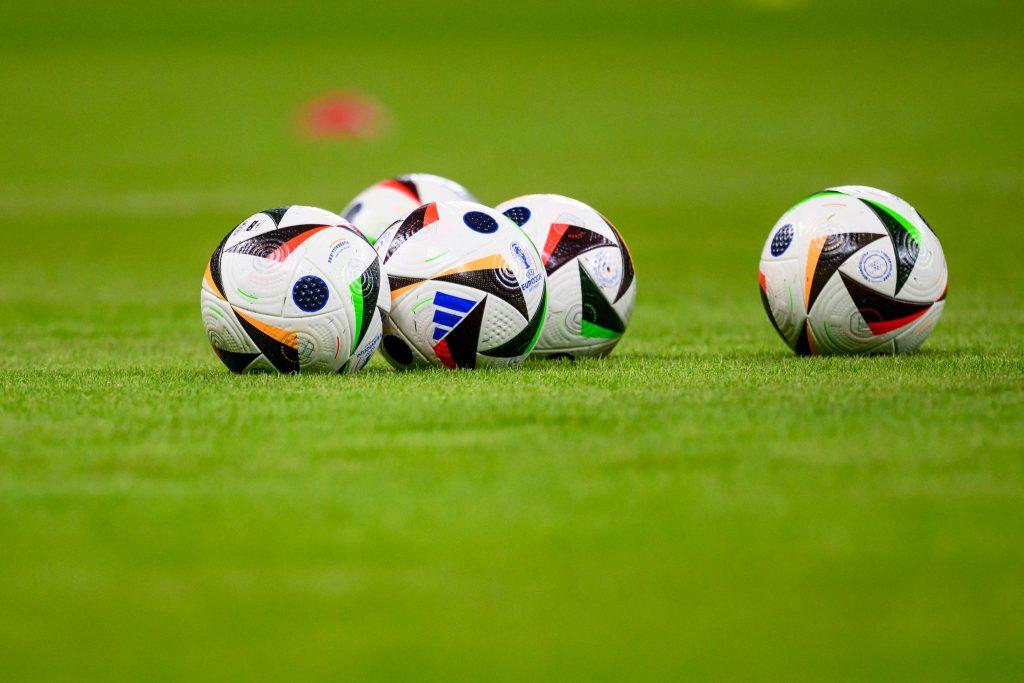 Nogometne lopte s kojima će se igrati utakmice EP u Njemačkoj / Foto: Tom Weller/dpa