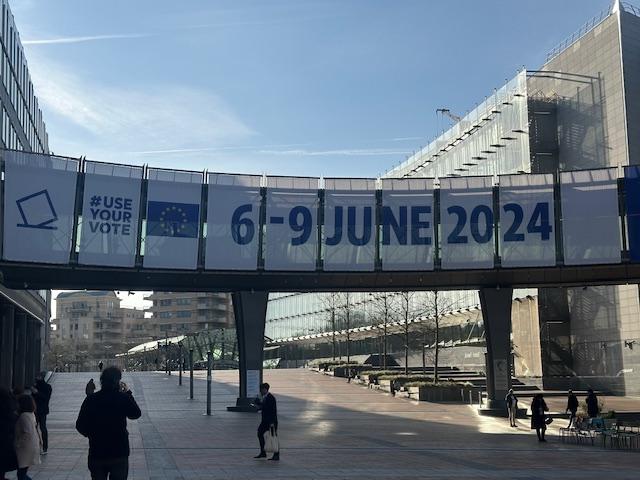 Natpis za europske izbore na zgradi EU parlamenta u Bruxellesu / Foto: Fenix (SIM)