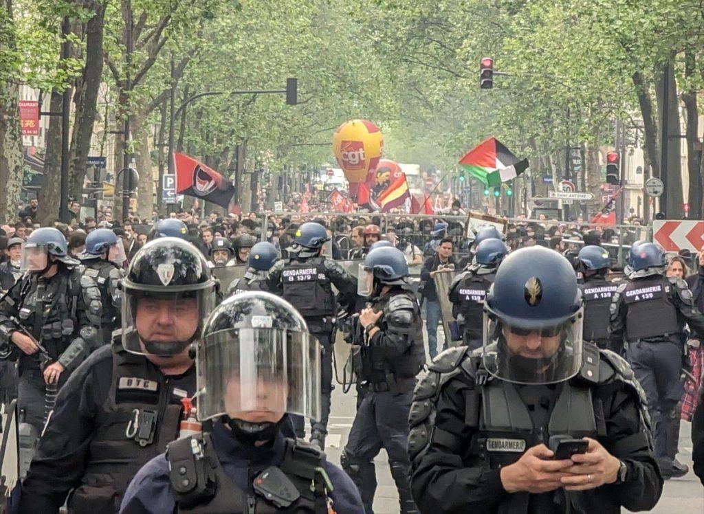 Francuska policija na prvosvibansjskom prosvjedu / Foto: Anadolu