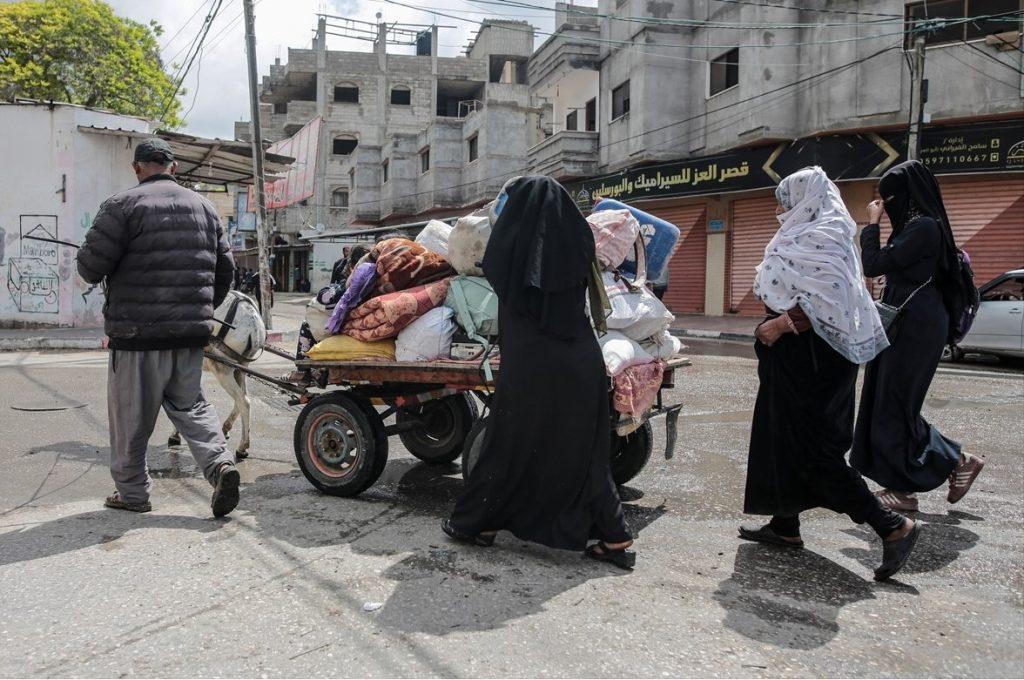 Palestinci napuštaju Rafah / Foto: Anadolu